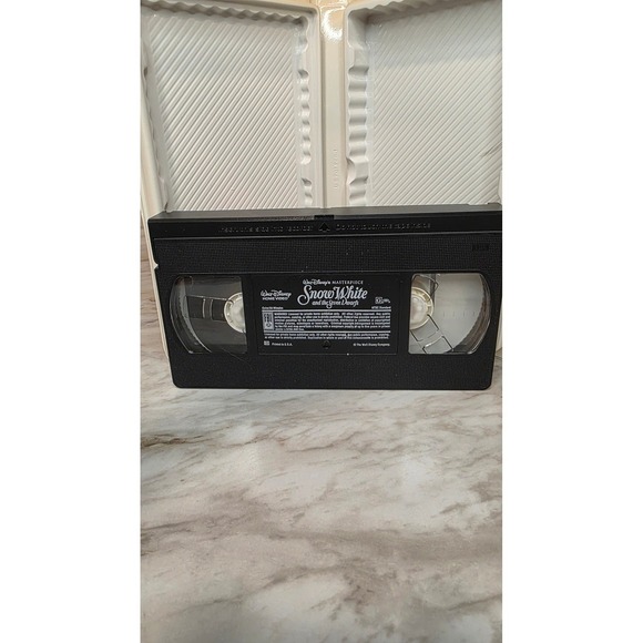 Disney Snow White and the Seven Dwarfs VHS Masterpiece Collection - Picture 5 of 6